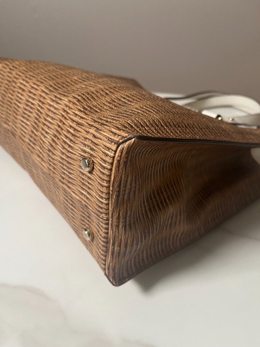 Kate Spade Pack a Picnic RARE Woodgrain Leather Structured Tote Storybook Lining - Picture 9 of 13